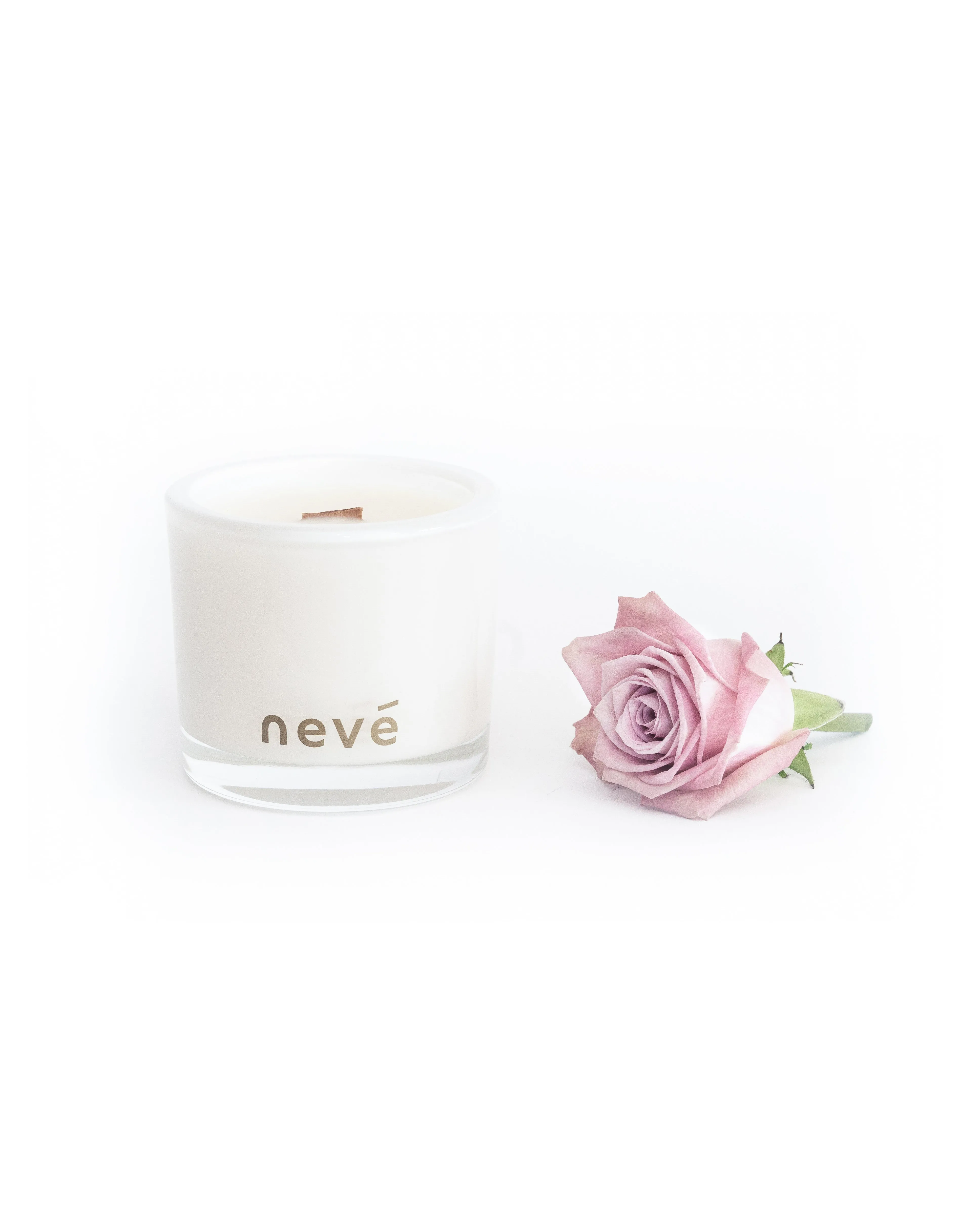 Neve Medium Candle - Pink Peony & Prosecco