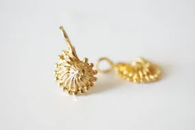 Shiny Vermeil Wholesale Gold Seashell Conch Shell Charm Pendant - 18k gold over sterling silver sea life shell pendants, Vermeil Gold Shell Charm