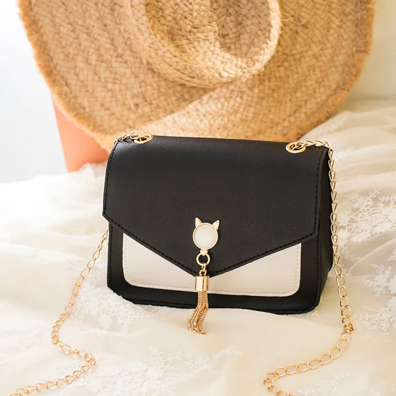 Whisker Chic Cat Lock Chain Crossbody Bag - Stylish Messenger for Cat Lovers